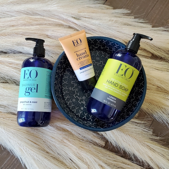 EO Essentials 3 Pc Hand Soap, Shower Gel & Handcream Set - Picture 1 of 10